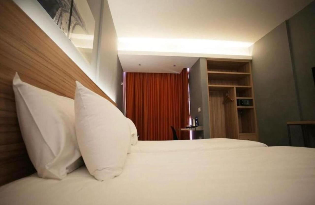 Caramel Boutique Hotel Beirut Exterior photo